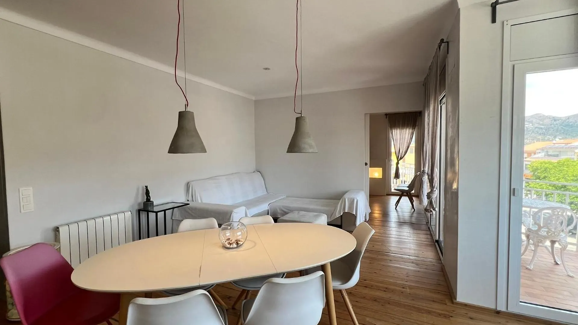 Hostal ROM Familiar Rosas 2*,