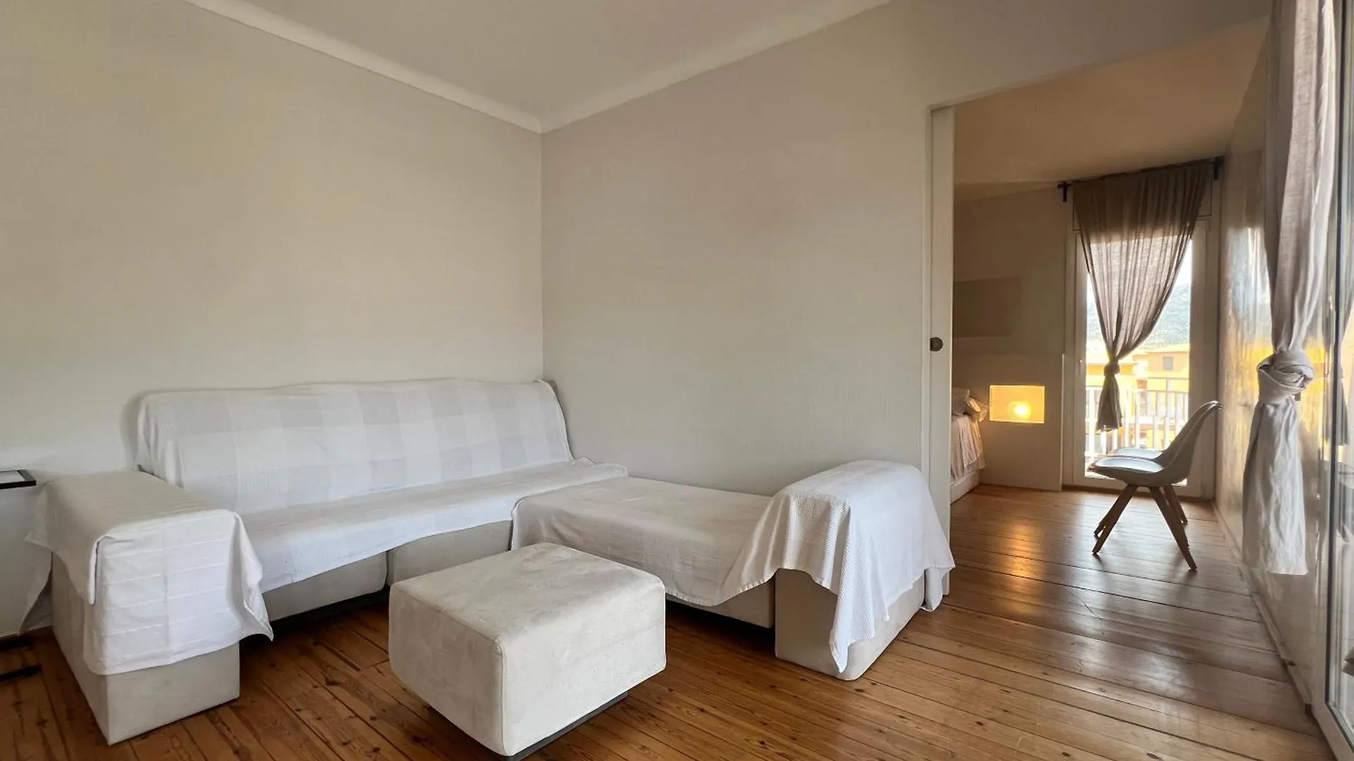 Hostal Rom Familiar Roses Hotel