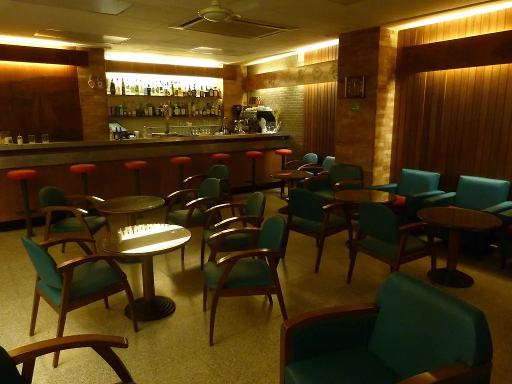 Hostal ROM Familiar Rosas 2*,  España
