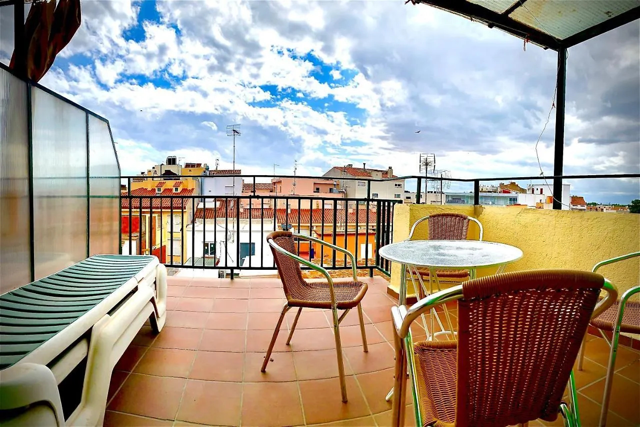 Hostal Rom Familiar Roses Hotel