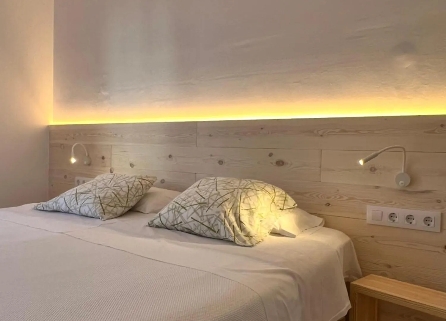 Hostal Rom Familiar Roses Hotel